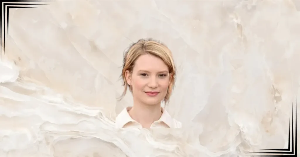 Mia Wasikowska